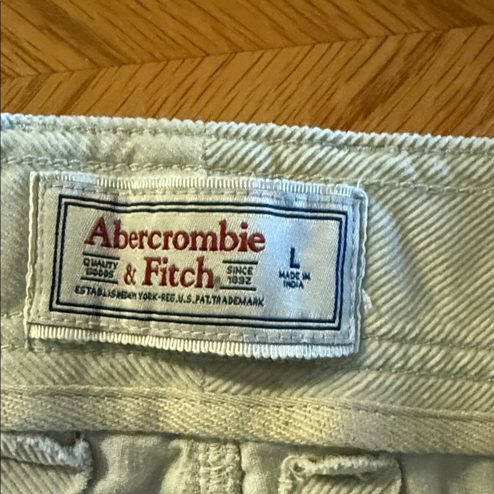 Abercrombie & Fitch Cream Utility Mini Skirt with Belt - Picture 3 of 3